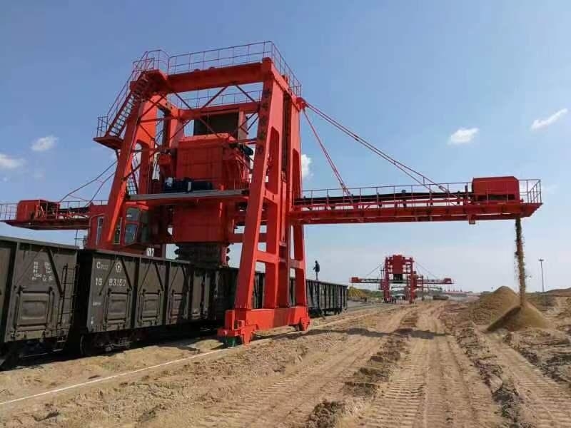 Αυτοπροωθούμενο Unloader σκαφών 1500 Tph για το χειρισμό του μαζικού φορτίου στο λιμένα